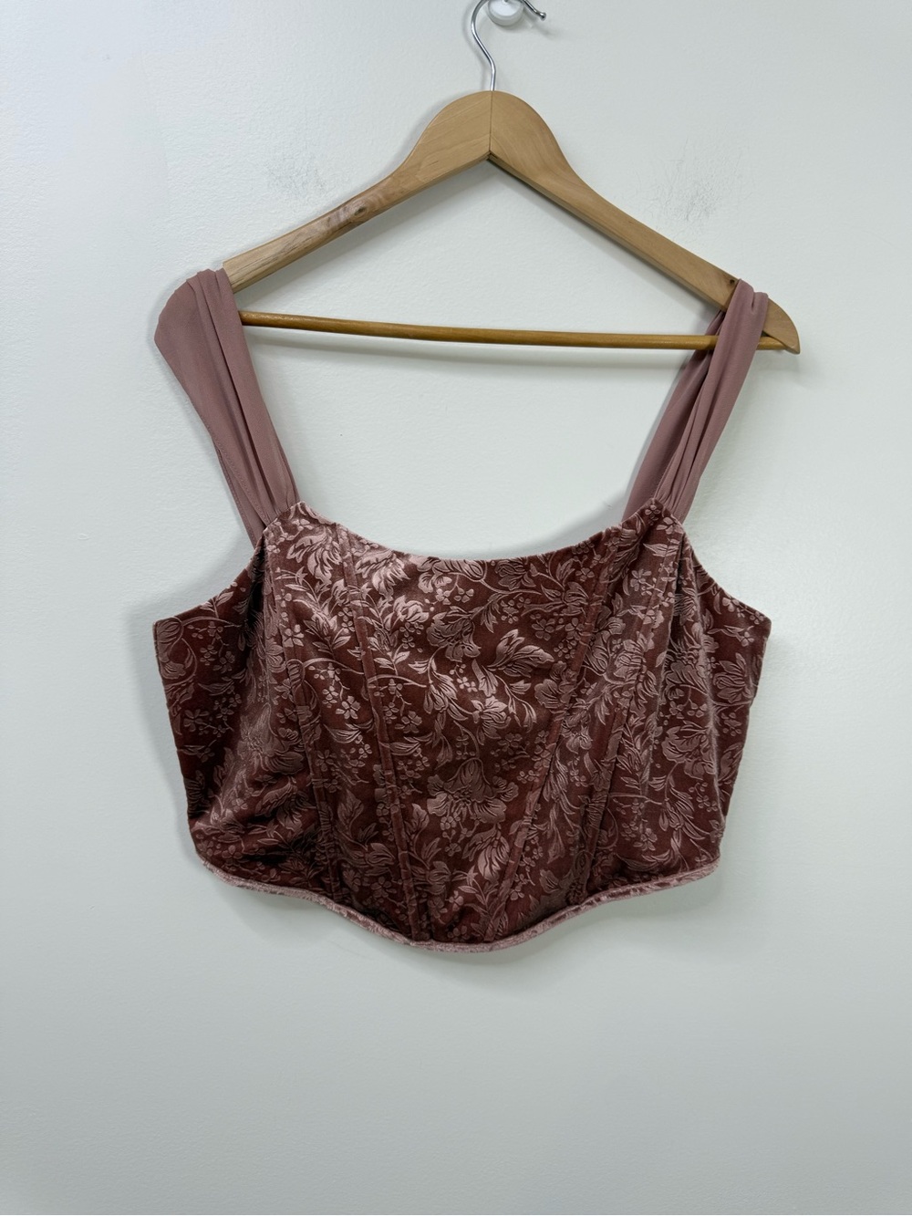 Altar'd State Dusty Rose Floral Satin Crop Top size L - Picture 2 of 12